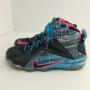 Nike LeBron 12 23 Chromosomes GS 5.5Y,